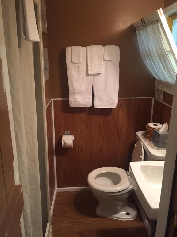 Amber Lantern One-bedroom Lac George